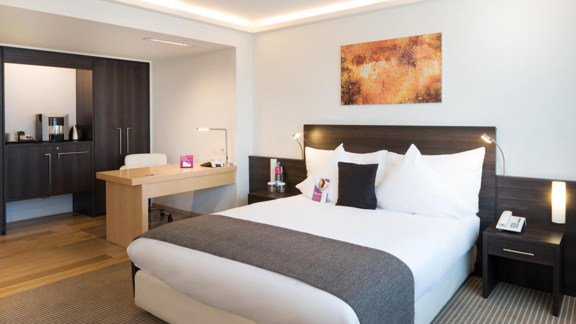 Crowne Plaza By Ihg Otel 4*
