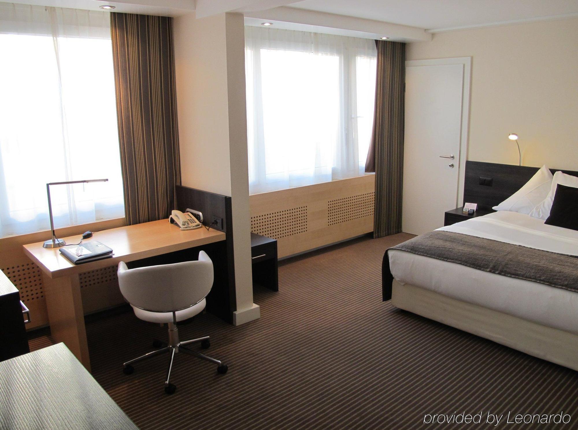 Crowne Plaza By Ihg Otel