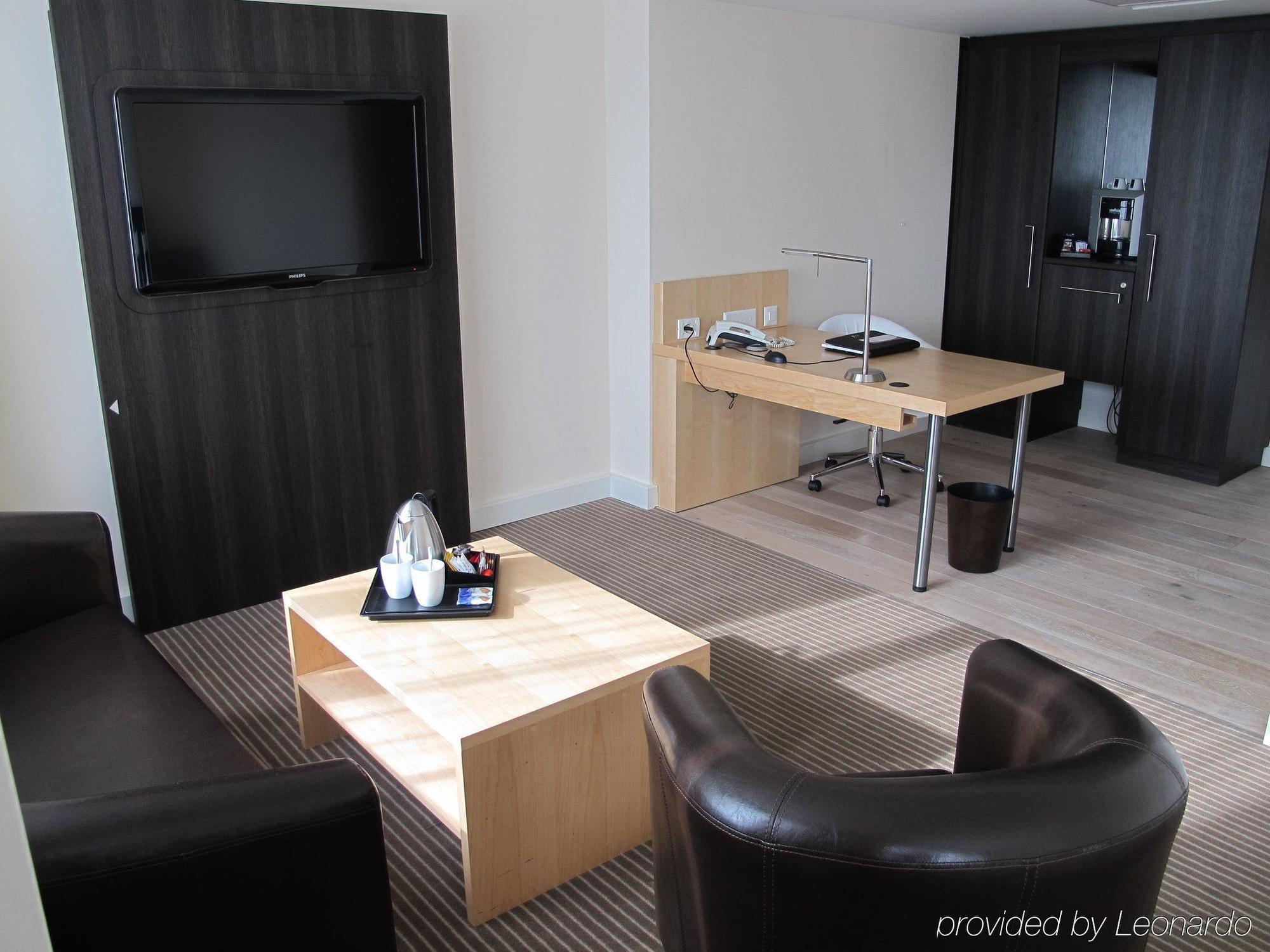 Crowne Plaza By Ihg Otel 4*