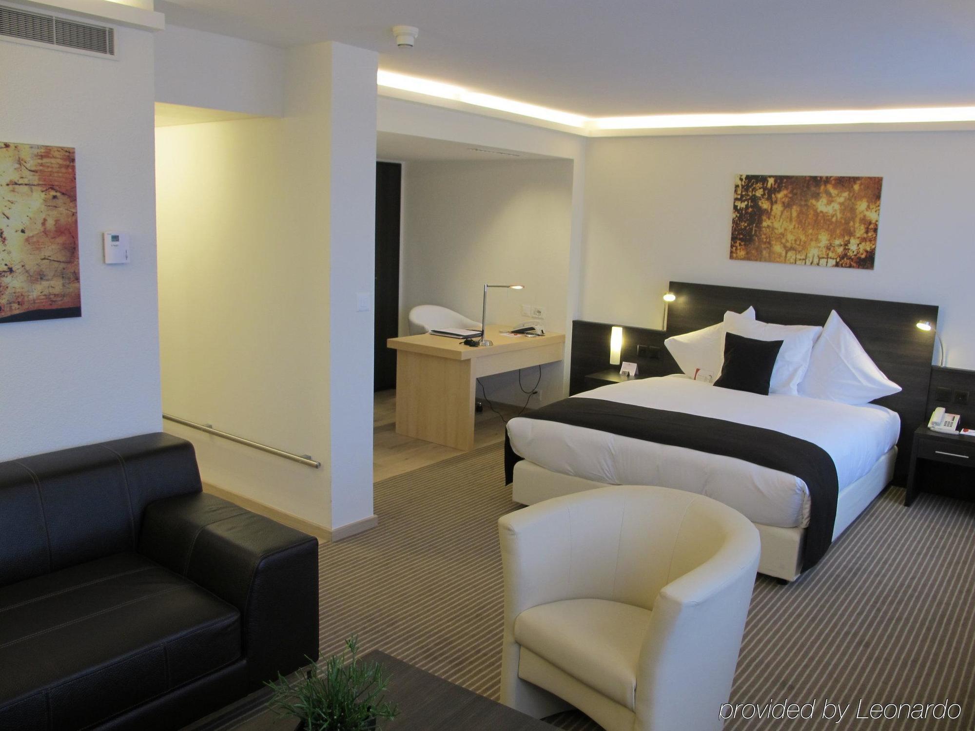 Crowne Plaza By Ihg Otel